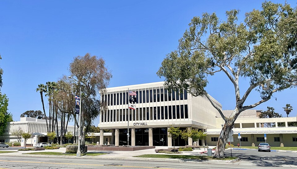 picture of torrance city hall